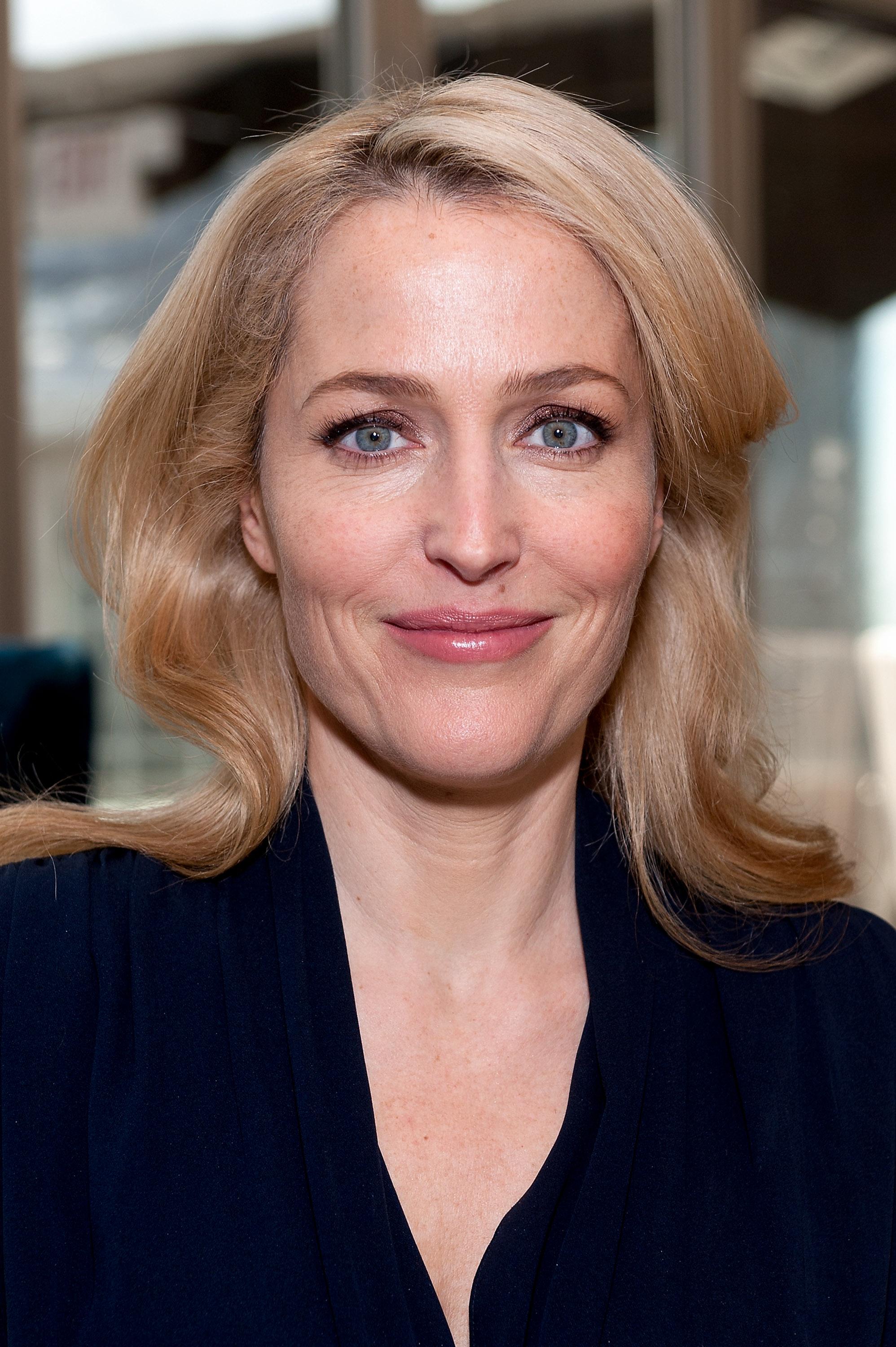 Gillian Anderson 214